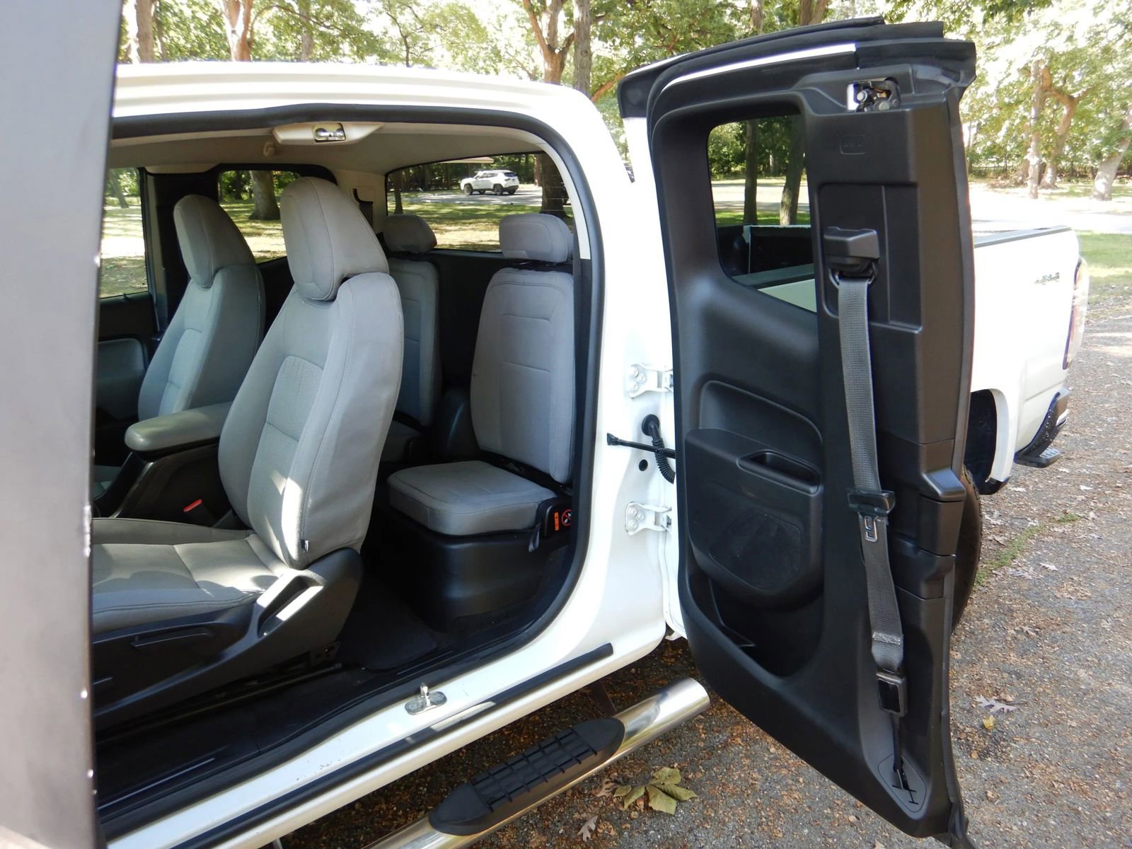 Used 2015 GMC Canyon 4x4 Extended Cab w/ Convenience Package image 16