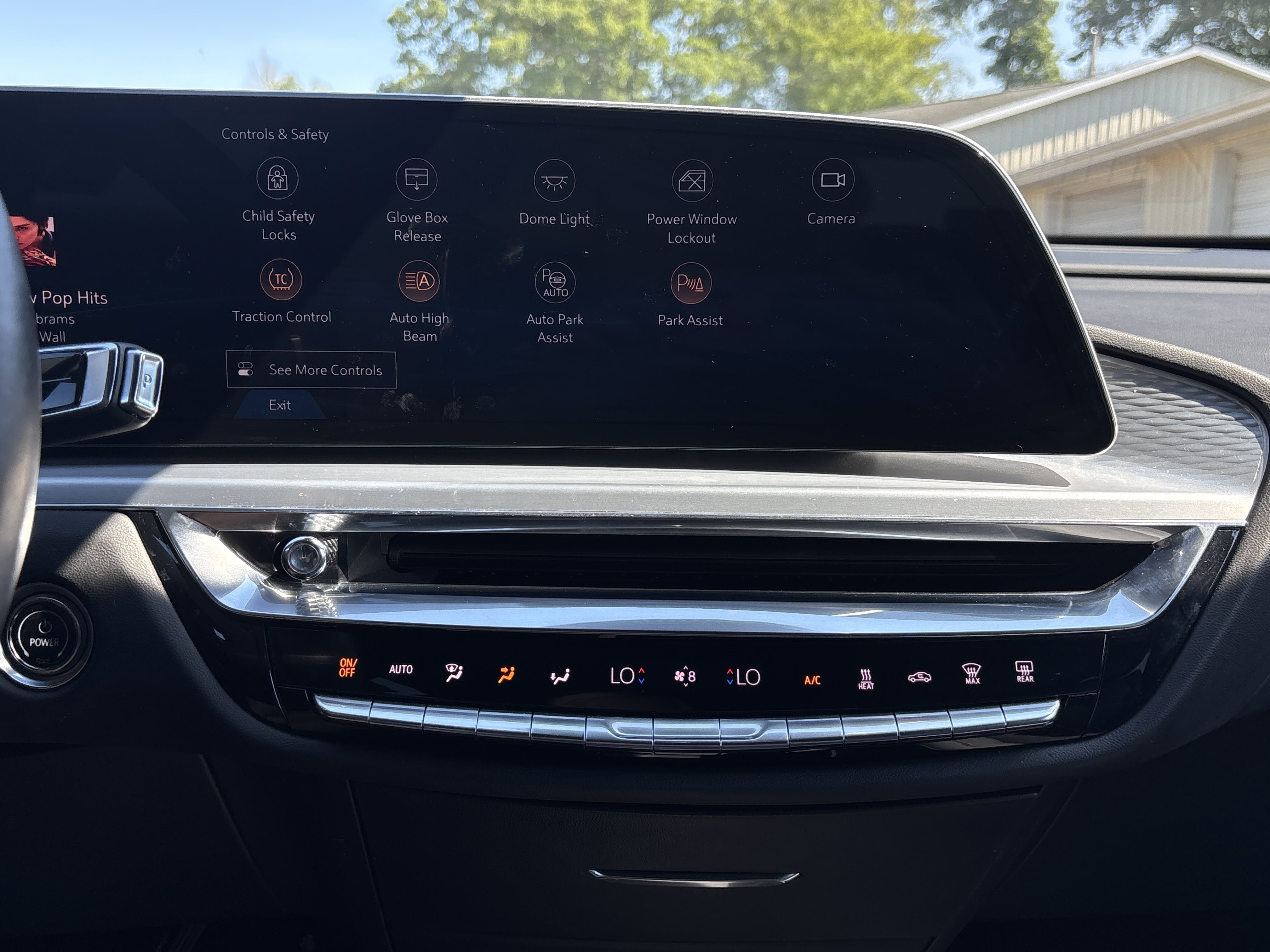 Used 2024 Cadillac Lyriq Luxury AWD/4WD image 23