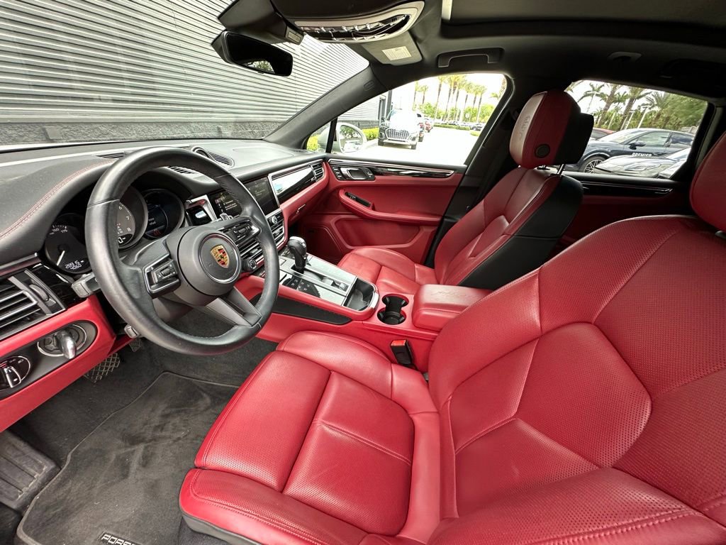 Certified 2023 Porsche Macan S image 4