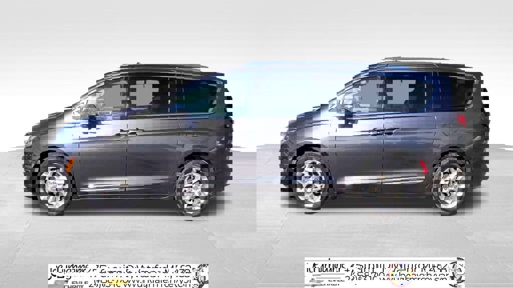 Used 2020 Chrysler Pacifica Limited image 5