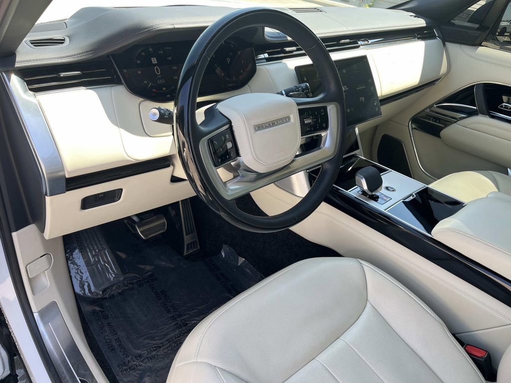 Used 2024 Land Rover Range Rover Autobiography AWD/4WD image 11