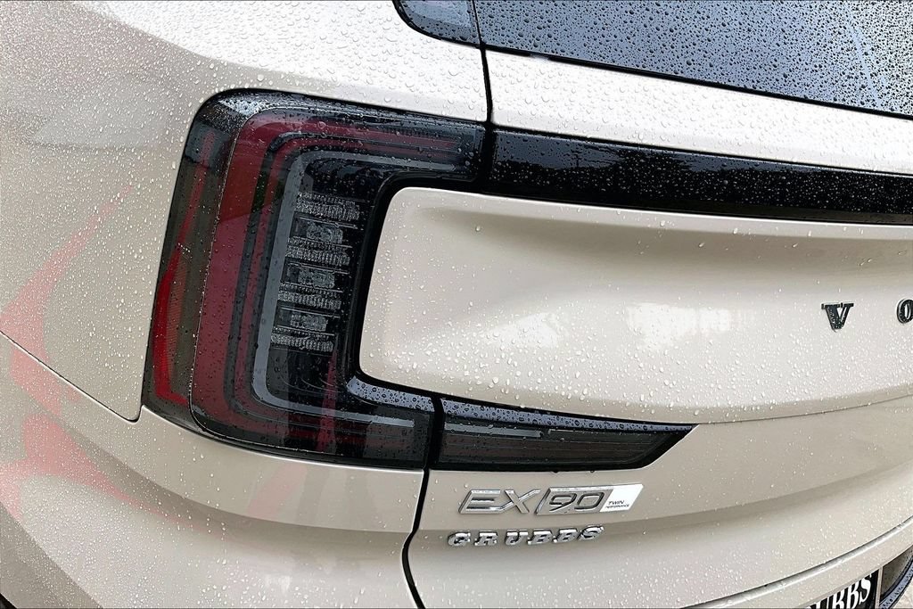 Used 2025 Volvo EX90 Ultra AWD/4WD image 41