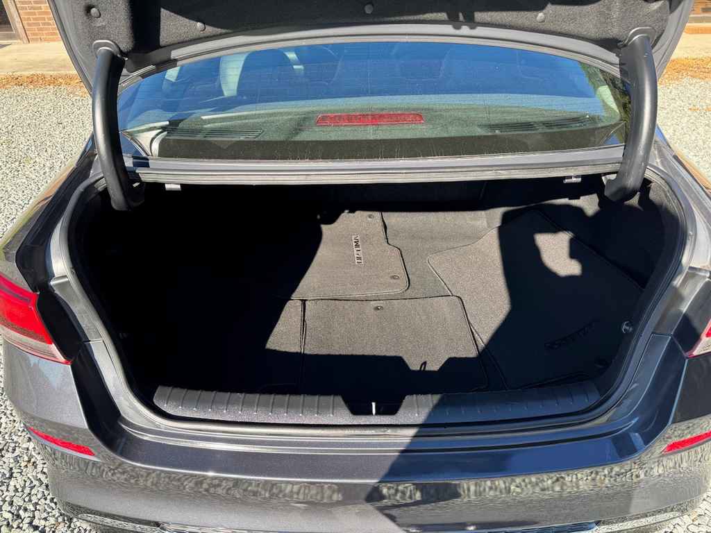 Used 2019 Kia Optima S image 11