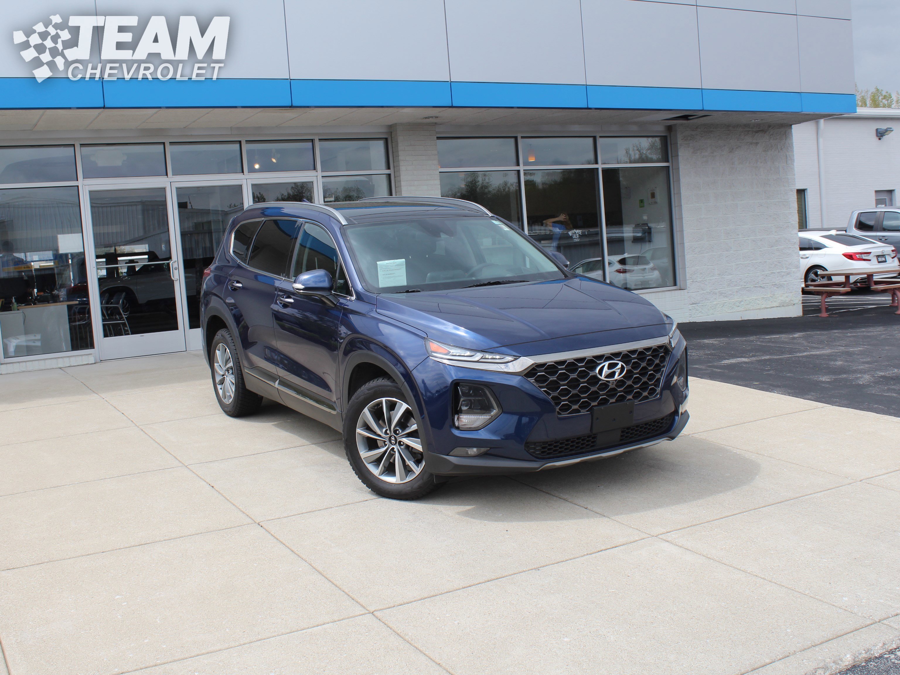 Used 2020 Hyundai Santa Fe Limited AWD/4WD image 2