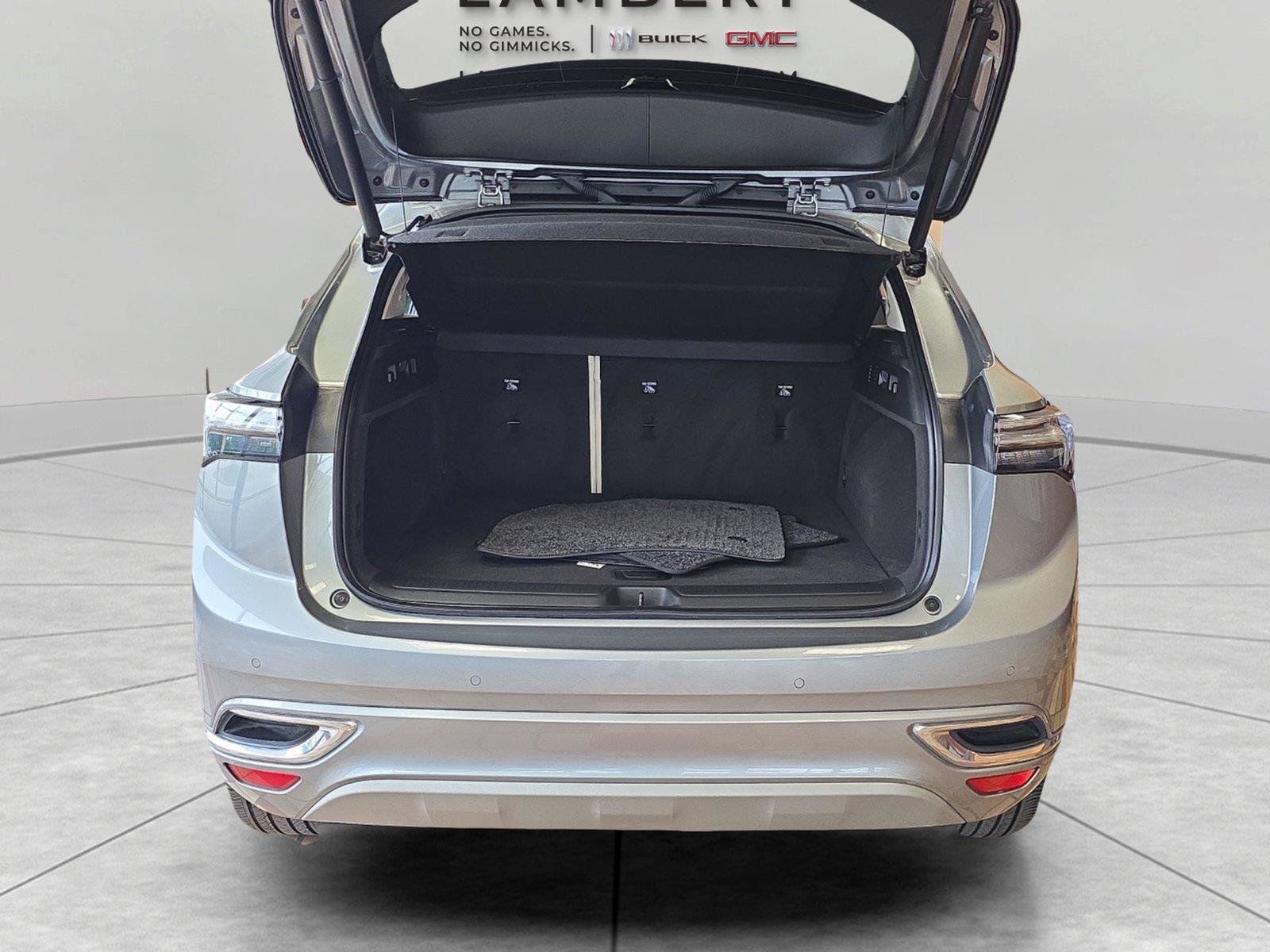 Used 2023 Buick Envision Avenir FWD image 13