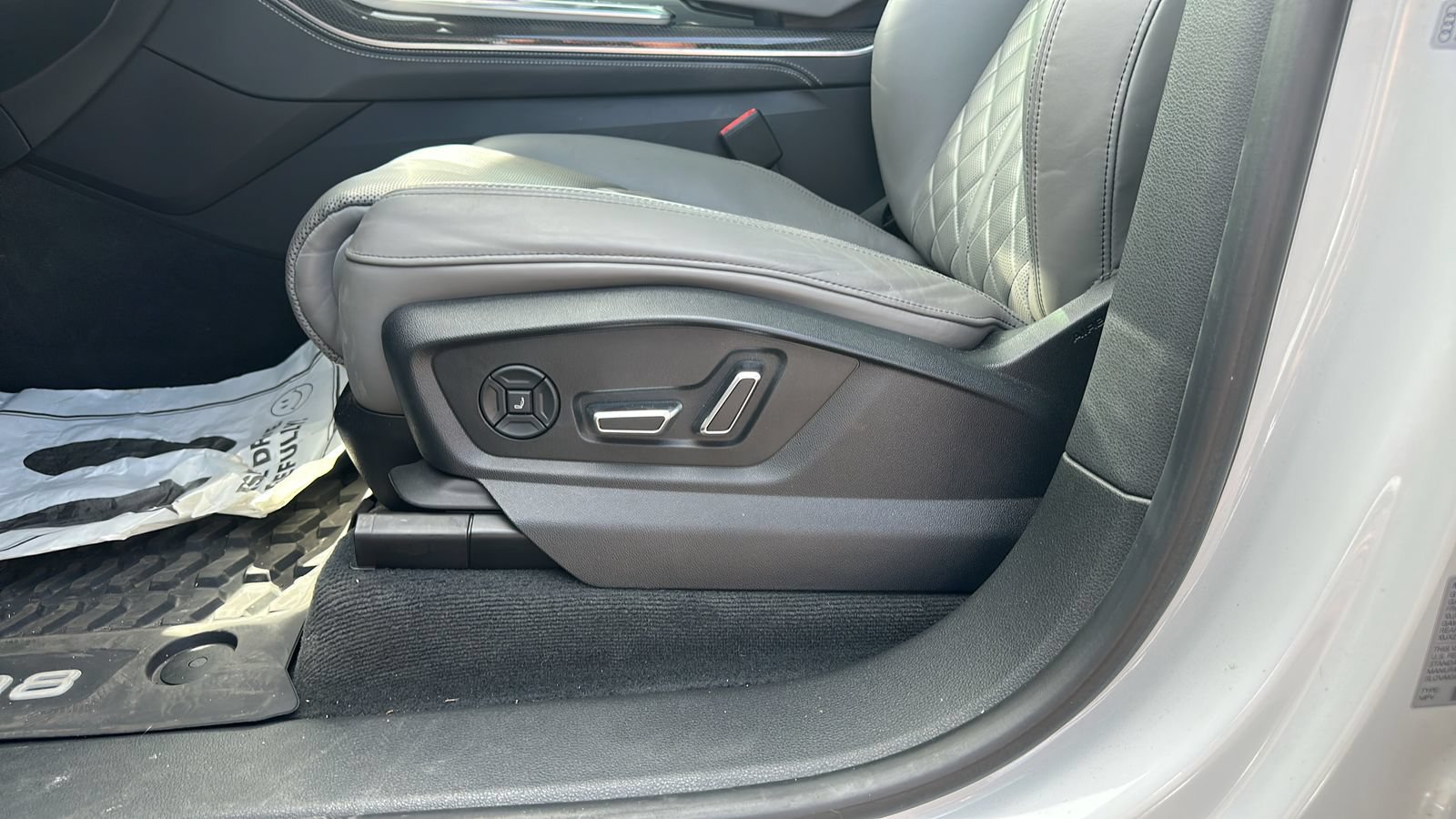 Used 2022 Audi SQ8 Prestige AWD/4WD image 10