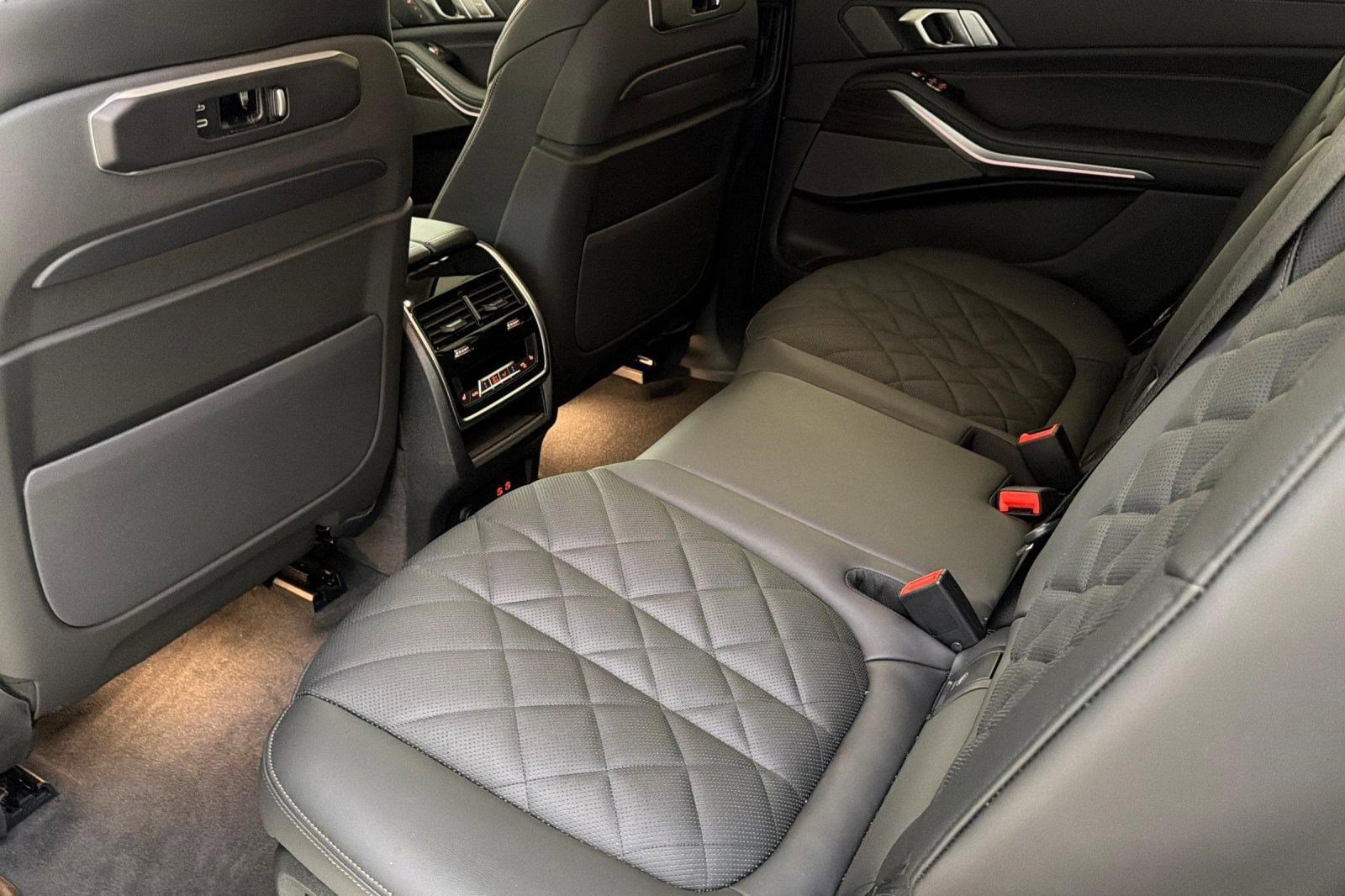 New 2026 BMW X7 xDrive40i image 21