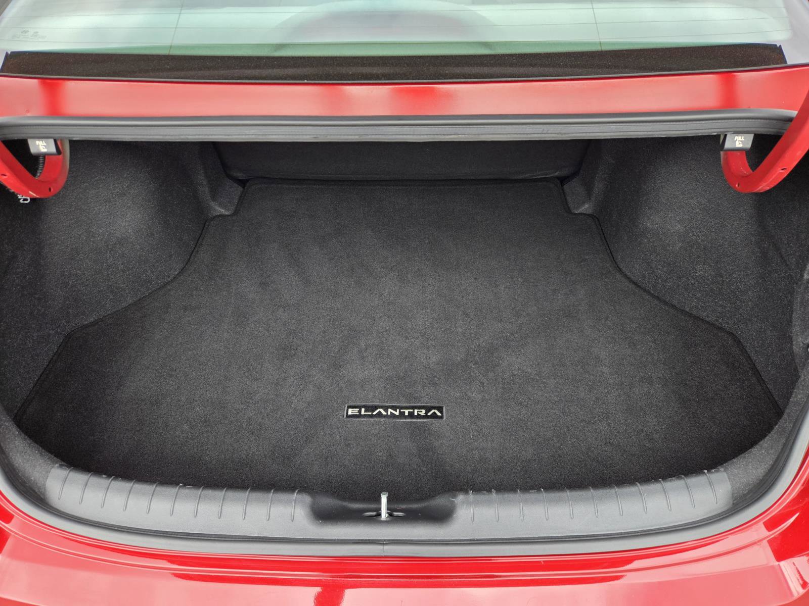 Used 2024 Hyundai Elantra Blue image 27