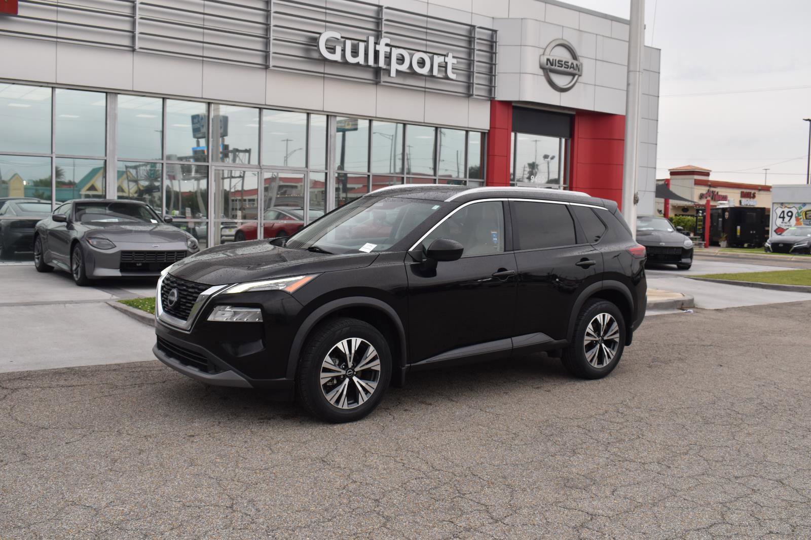 Used 2023 Nissan Rogue SV w/ SV Premium B Package FWD image 2