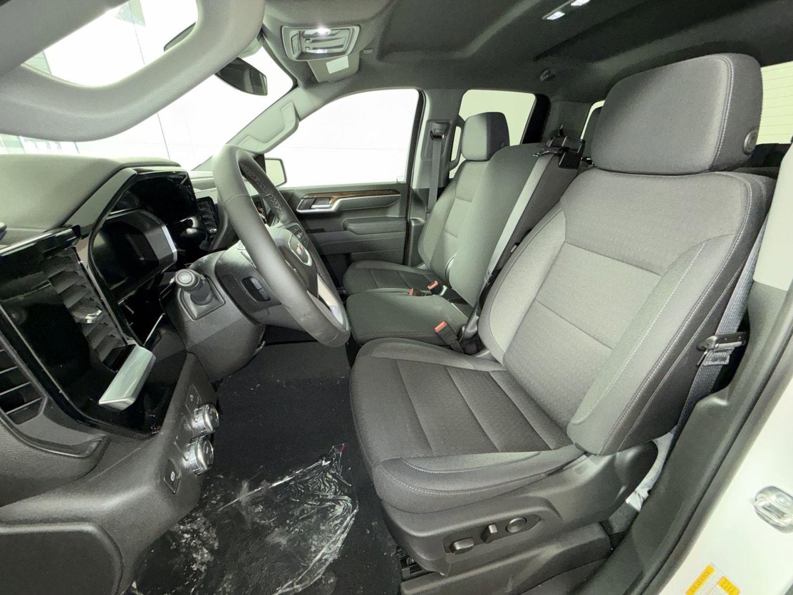 New 2026 GMC Sierra 1500 SLE image 13