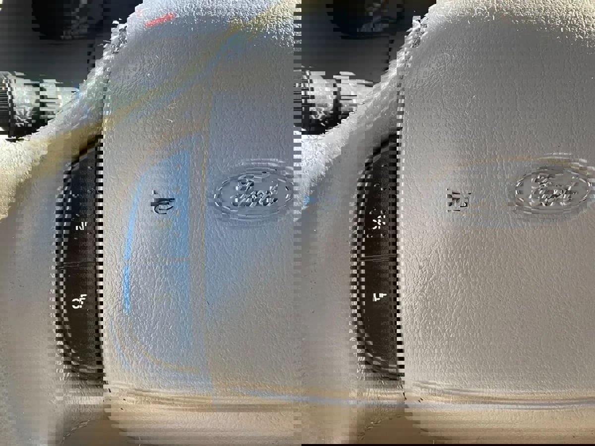 Used 2000 Ford Expedition Eddie Bauer image 25