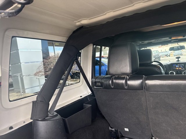 Used 2016 Jeep Wrangler Unlimited Rubicon image 36
