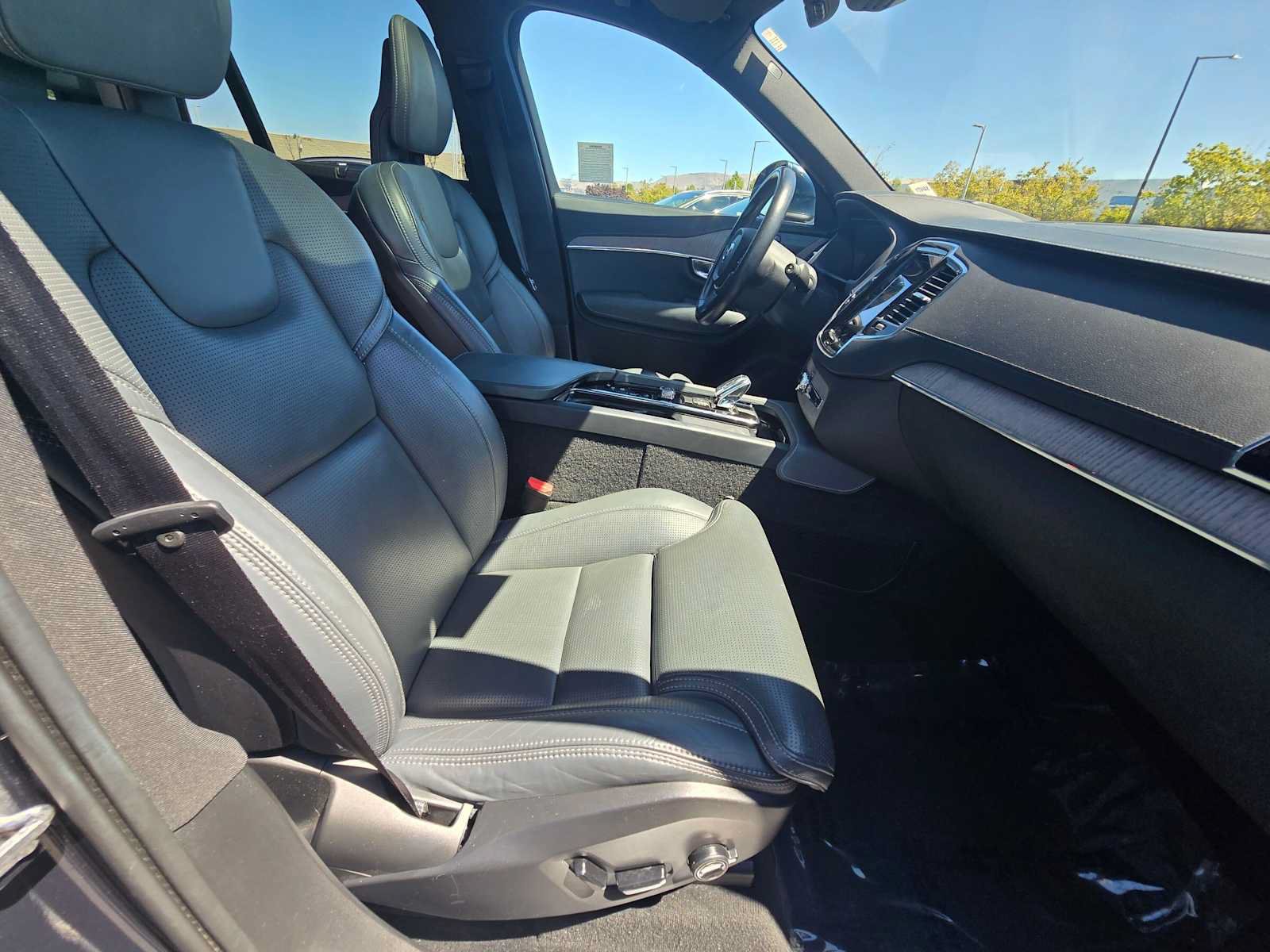 Used 2021 Volvo XC90 T8 Inscription w/ Advanced Package AWD/4WD image 10
