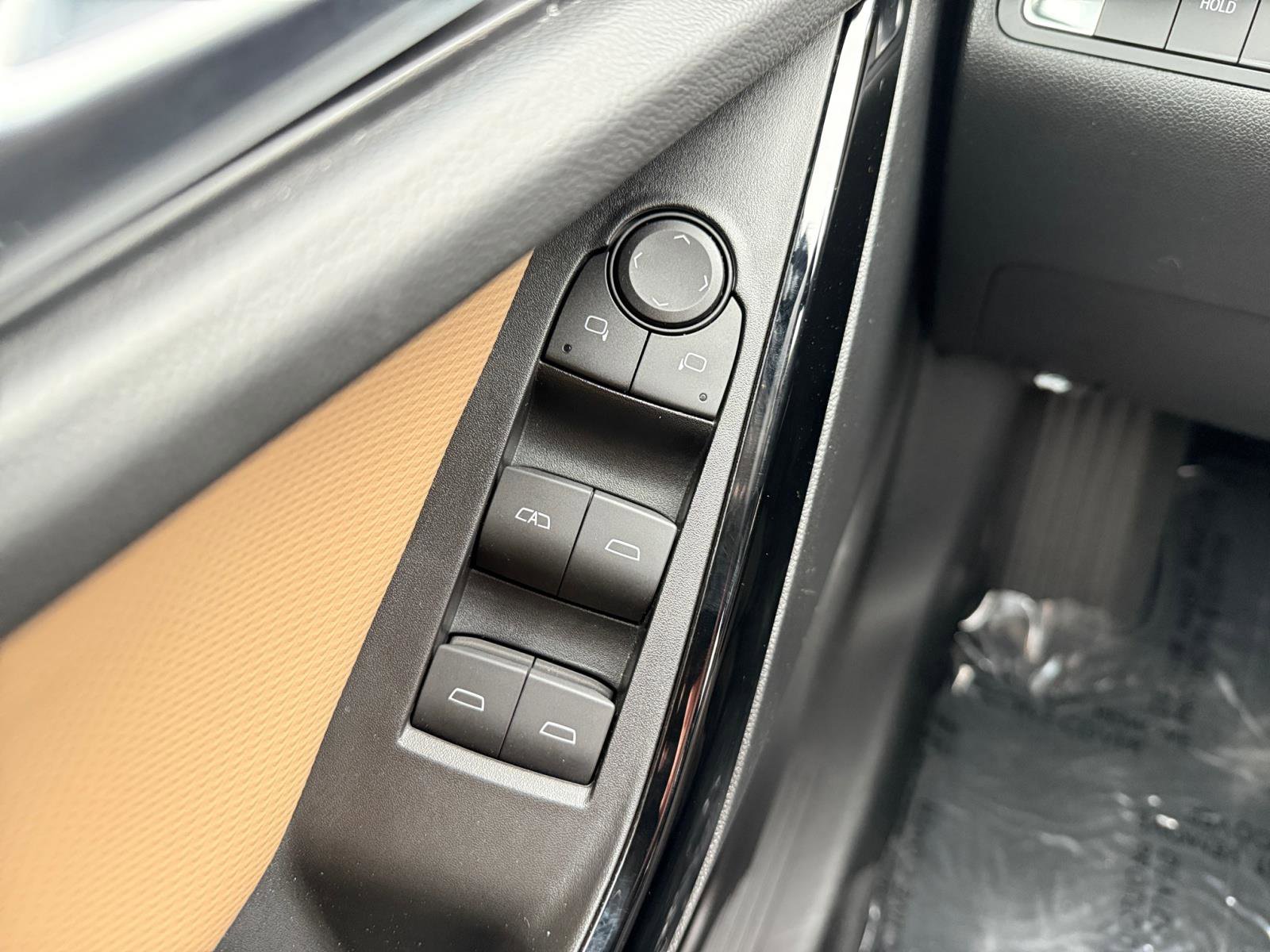 Used 2025 Chevrolet Equinox ACTIV w/ Safety and Technology Package image 21