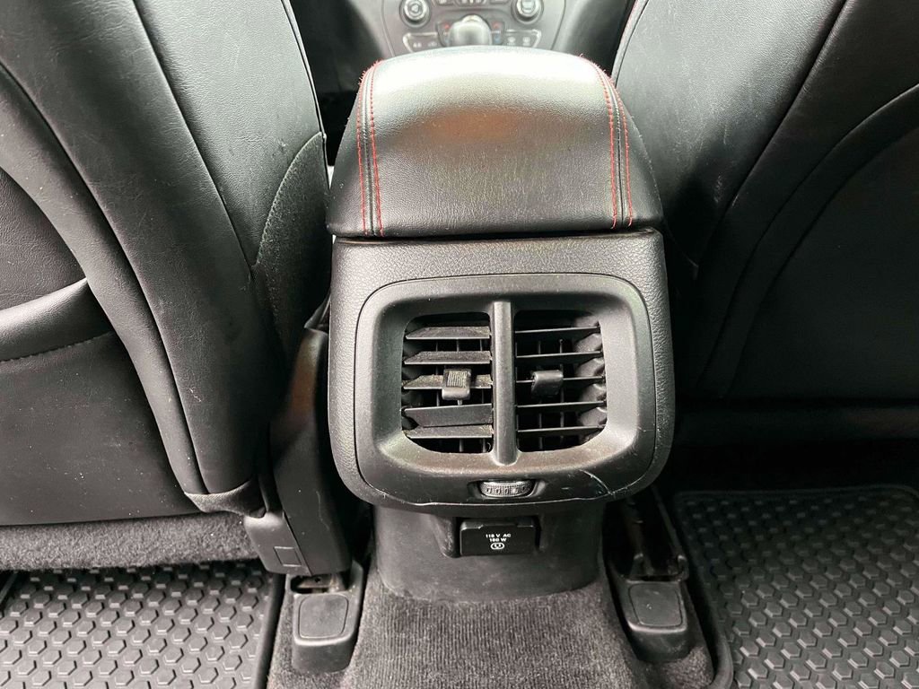 Used 2015 Jeep Cherokee Trailhawk w/ Comfort/Convenience Group image 7