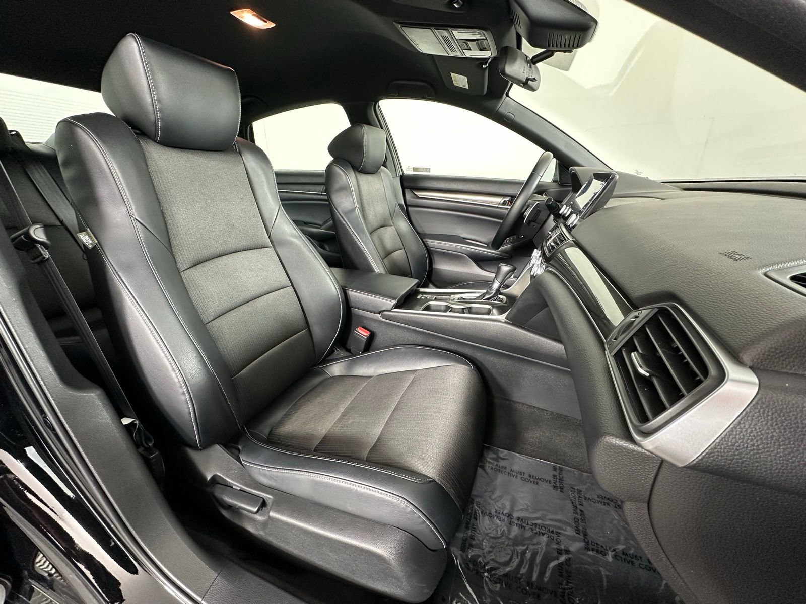 Used 2018 Honda Accord Sport image 6