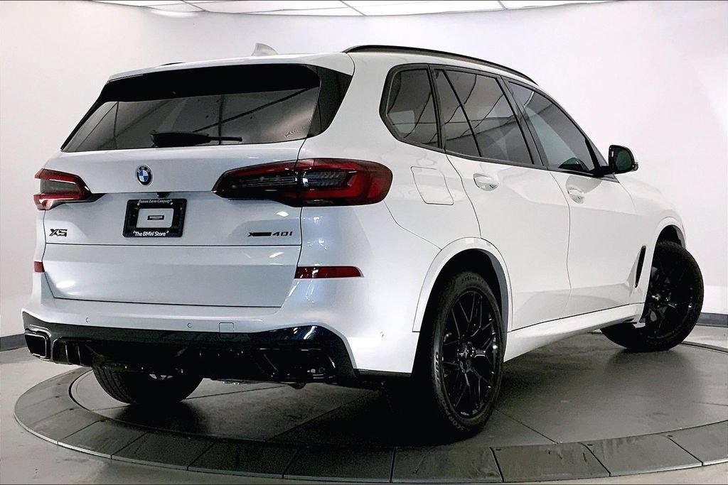 Used 2022 BMW X5 xDrive40i w/ M Sport Package AWD/4WD image 12
