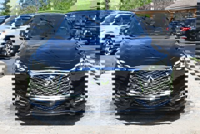 Used 2018 INFINITI Q60 3.0t Luxe image 2