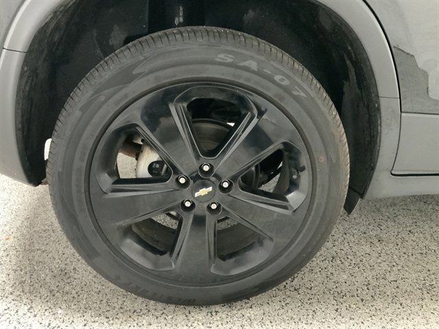 Used 2019 Chevrolet Trax Premier w/ Midnight Edition AWD/4WD image 12
