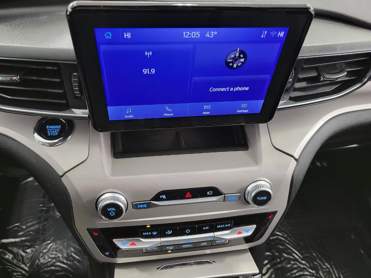 Used 2023 Ford Explorer XLT w/ Equipment Group 202A image 7