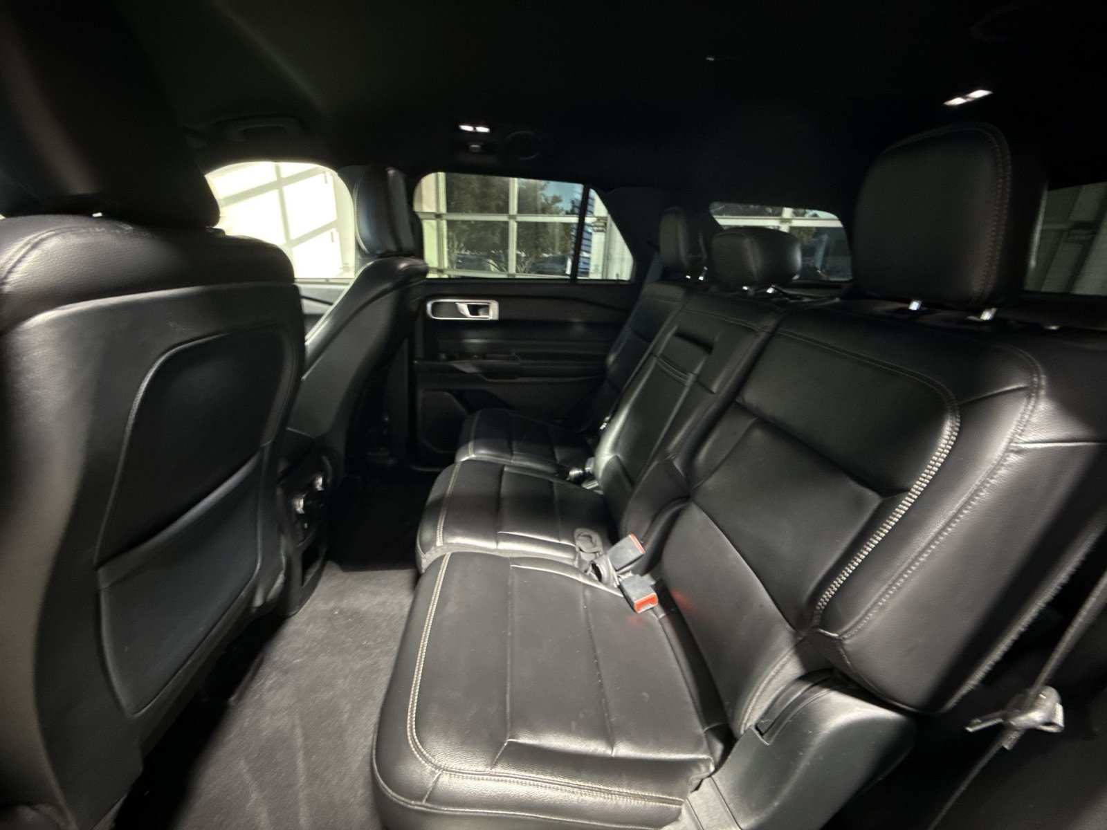Used 2020 Ford Explorer XLT w/ Equipment Group 202A AWD/4WD image 25
