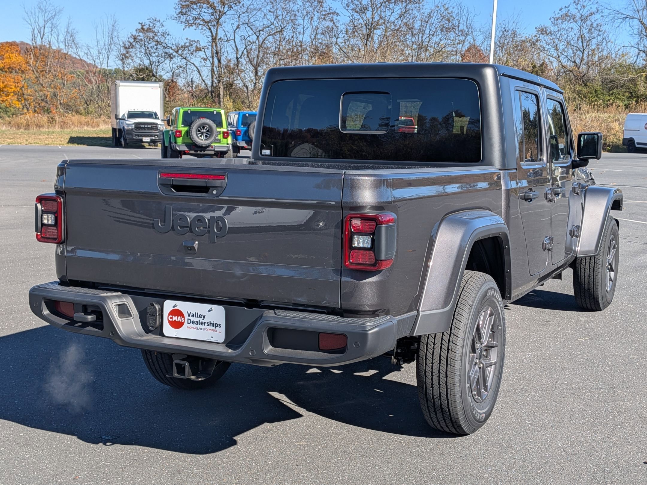 New 2025 Jeep Gladiator Sport image 5