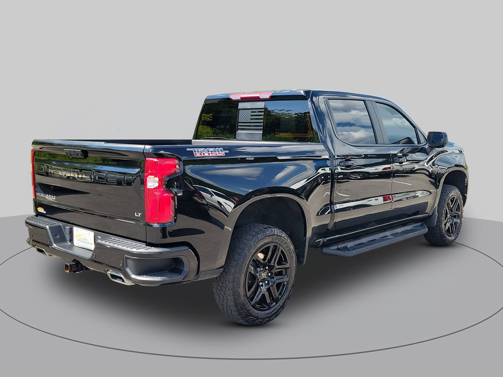 Used 2024 Chevrolet Silverado 1500 LT Trail Boss w/ LT Trail Boss Premium Package AWD/4WD image 3