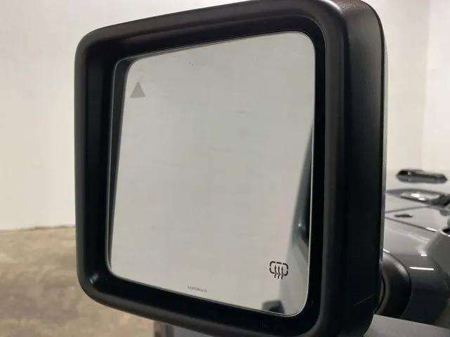 Used 2025 Jeep Wrangler Unlimited Sahara w/ Safety Group AWD/4WD image 99