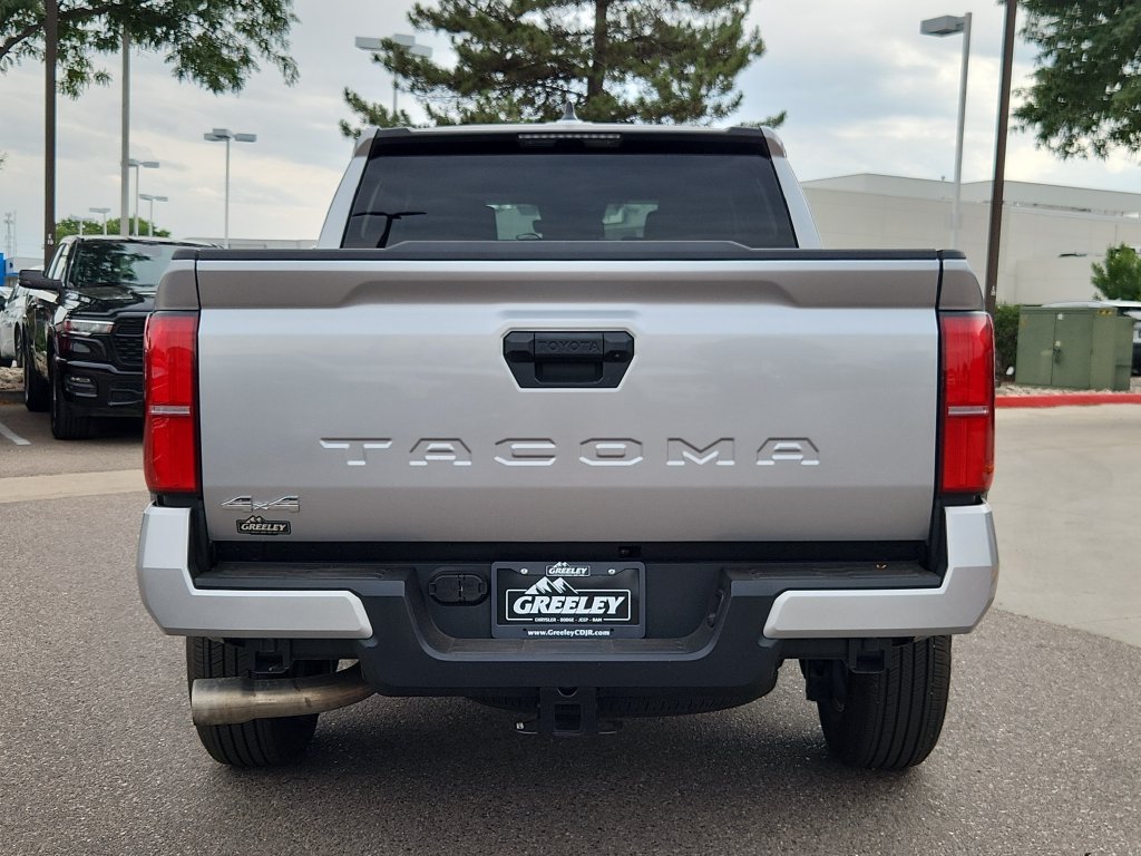 Used 2025 Toyota Tacoma SR5 AWD/4WD image 11