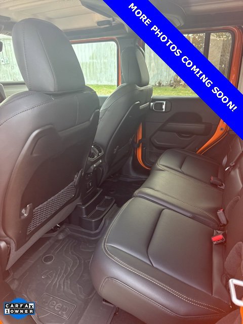 Used 2025 Jeep Wrangler Sahara image 12