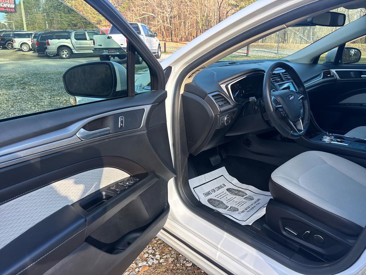 Used 2019 Ford Fusion SE w/ Equipment Group 151A image 9