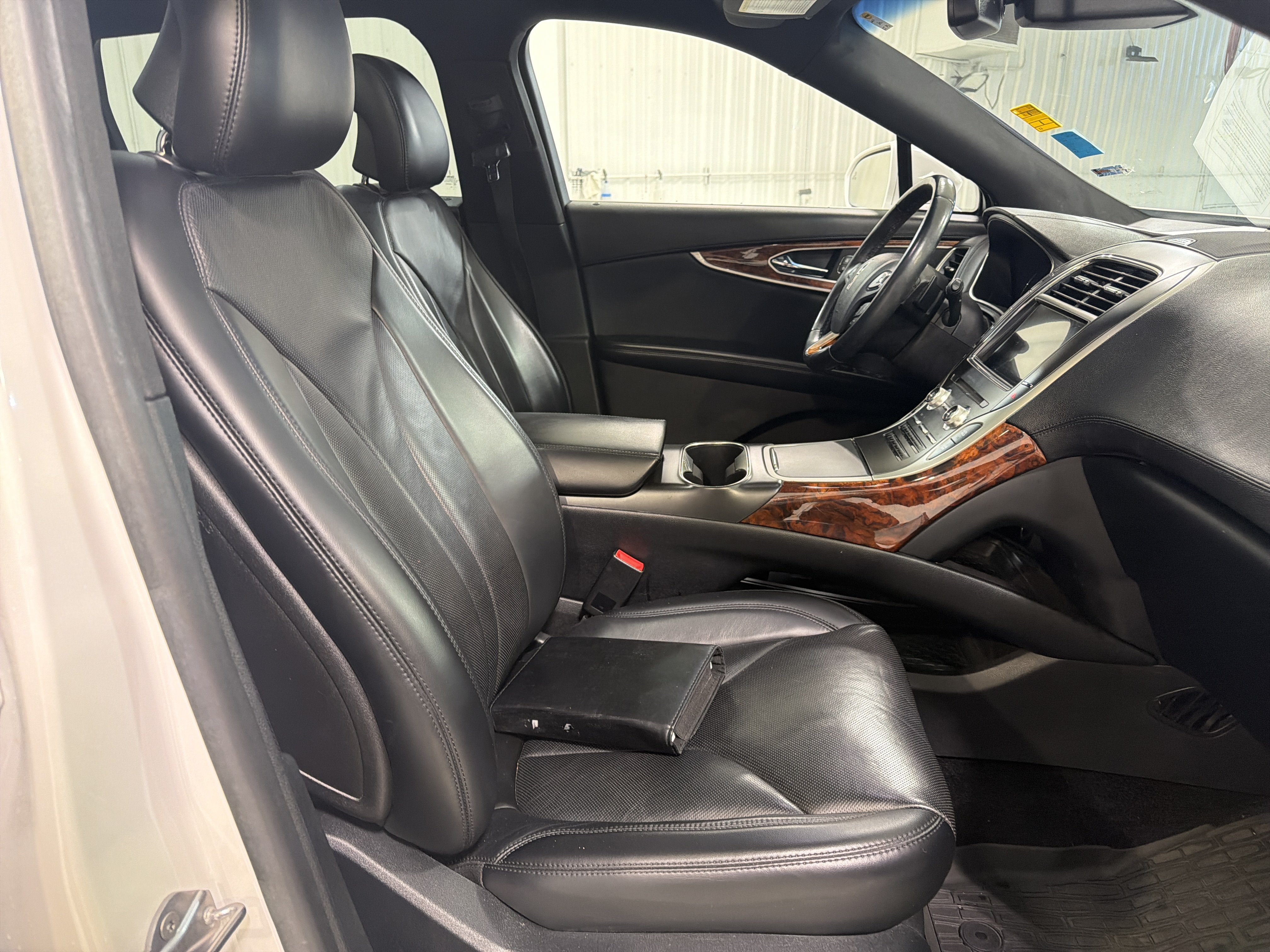 Used 2018 Lincoln MKX Reserve w/ Lincoln MKX Climate Package FWD image 12
