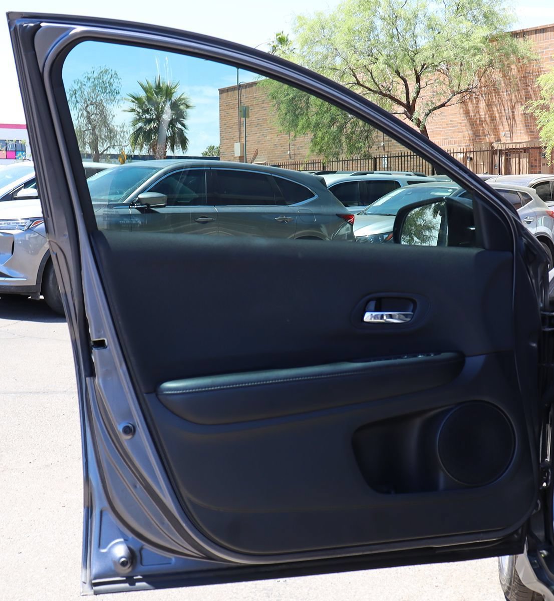 Used 2020 Honda HR-V LX image 36