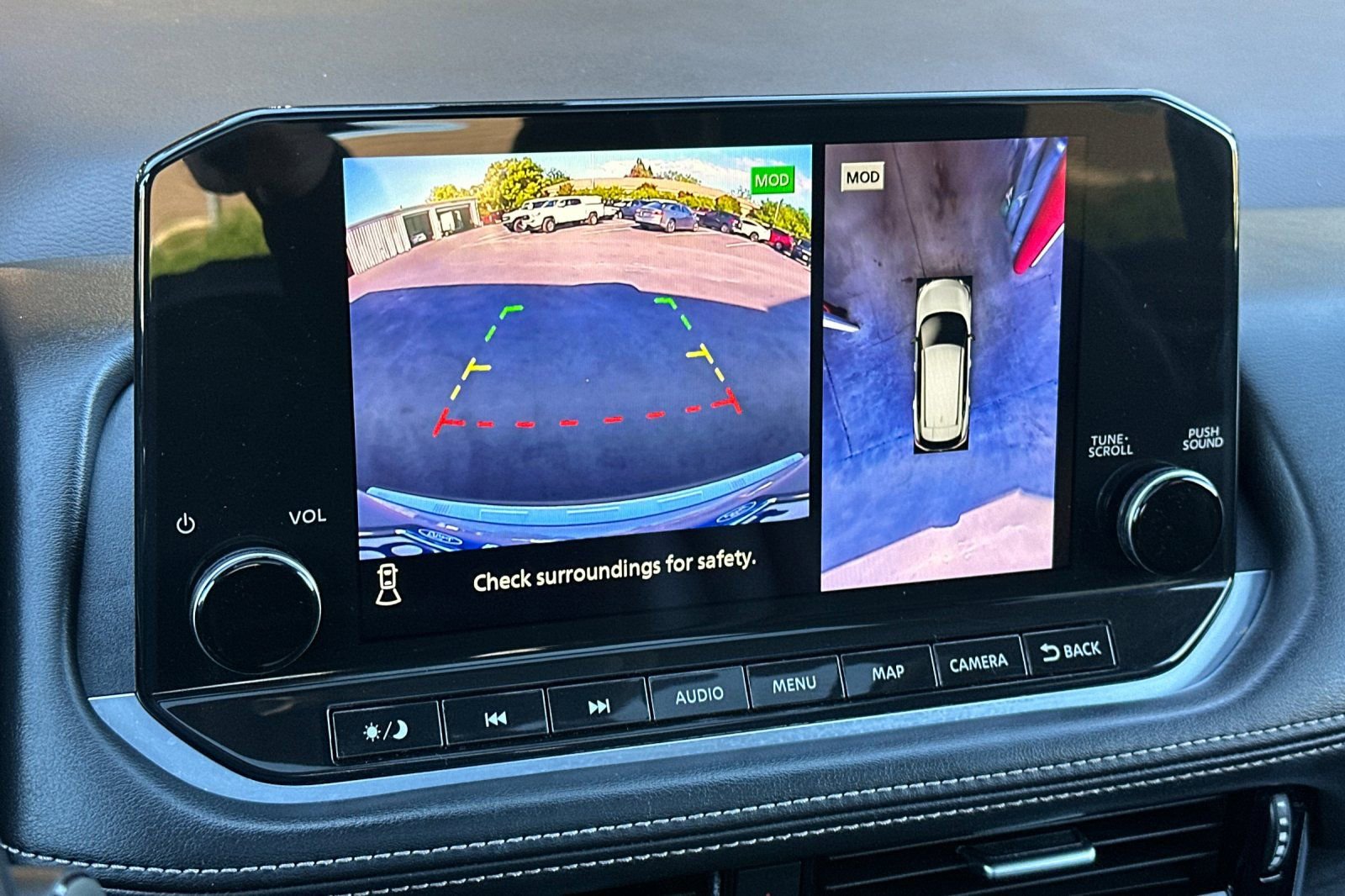 Used 2021 Nissan Rogue SL w/ Premium Package image 18