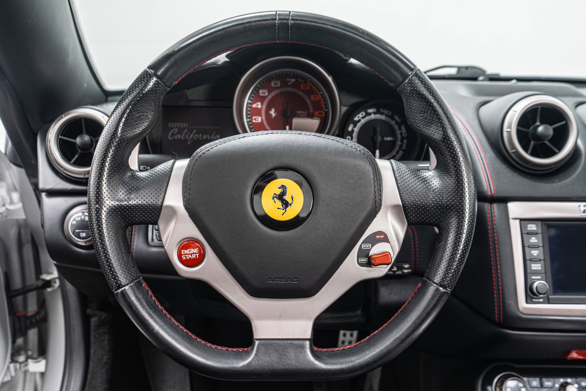 Used 2013 Ferrari California image 15
