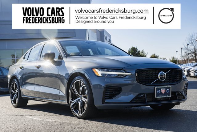 Used 2023 Volvo S60 T8 Plus image 1