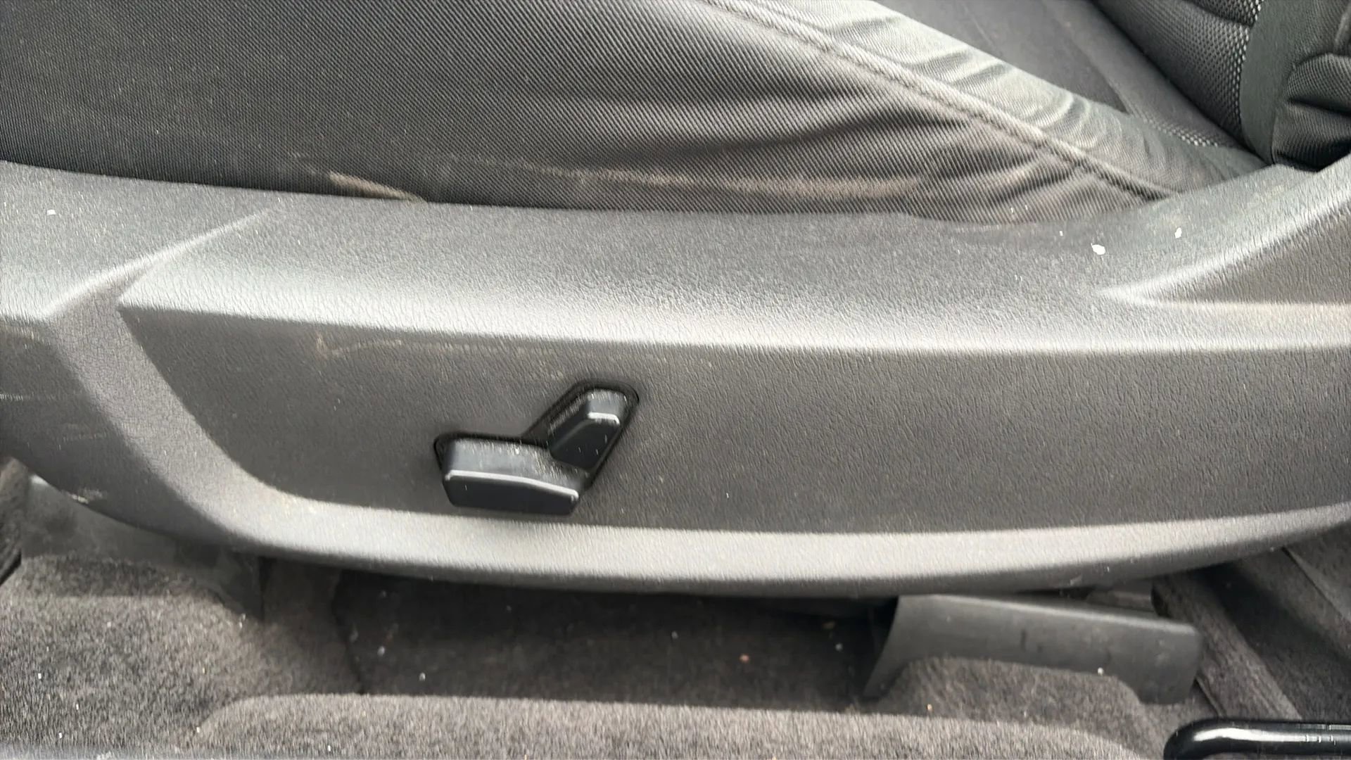 Used 2009 Dodge Challenger SE image 38