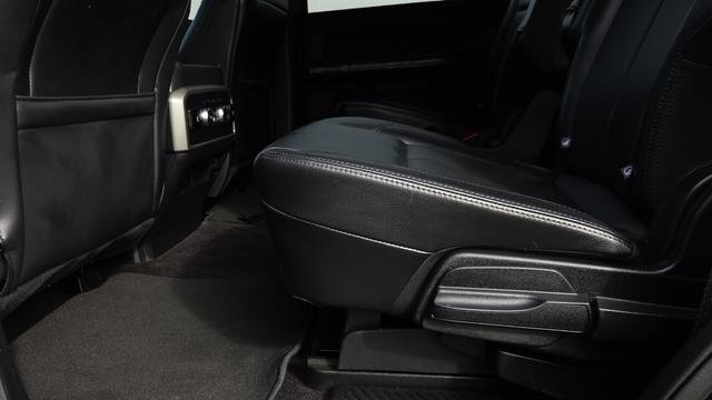 Used 2021 Ford Expedition XLT image 23