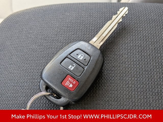 Used 2024 Toyota Corolla Cross L FWD image 23