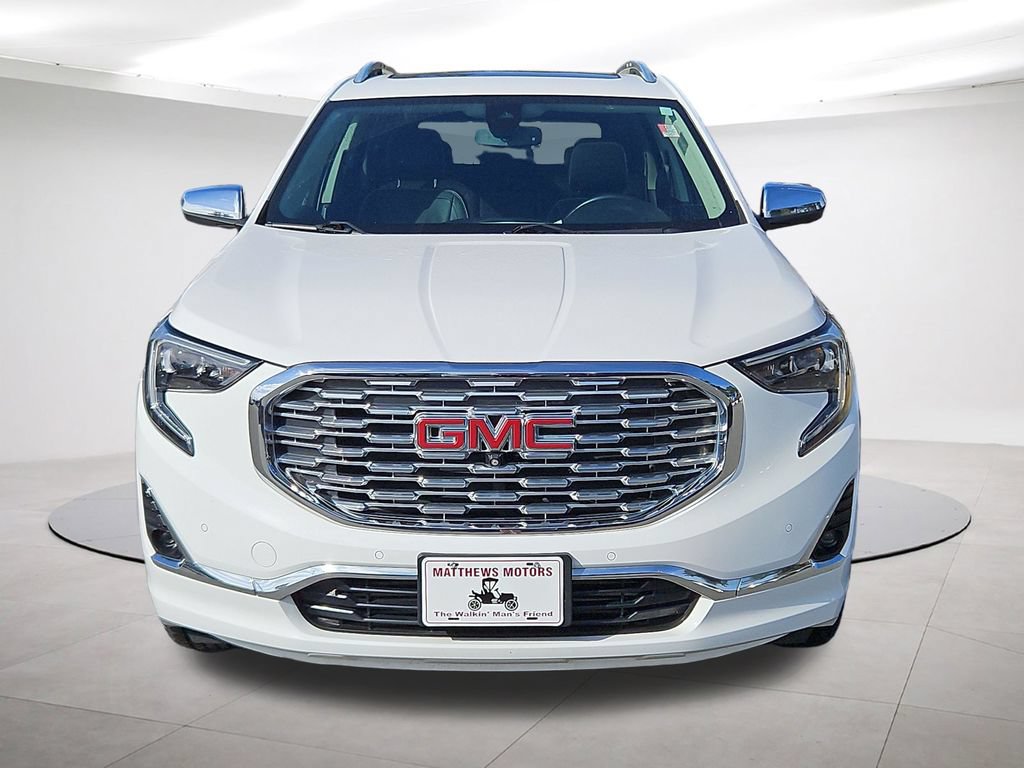 Used 2020 GMC Terrain Denali w/ Denali Premium Package AWD/4WD image 2