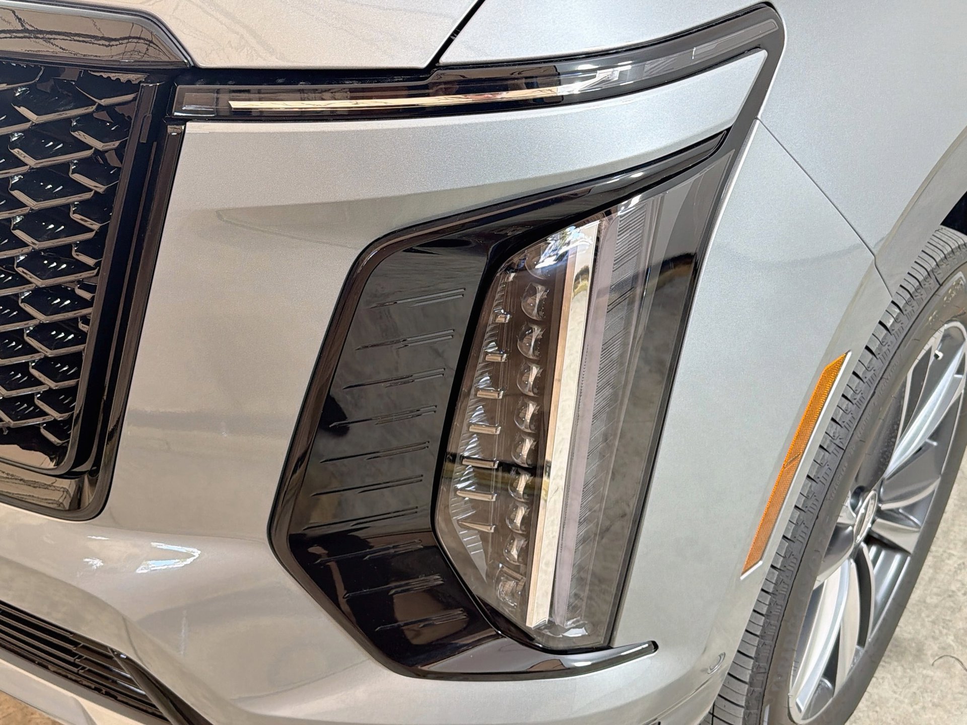 New 2027 Cadillac Escalade Sport w/ LPO, Floor Liner Package AWD/4WD image 9