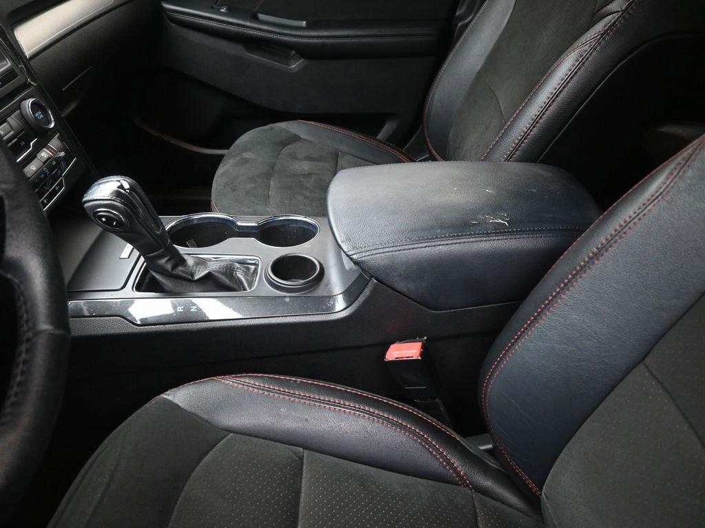 Used 2018 Ford Explorer XLT w/ Equipment Group 202A image 21