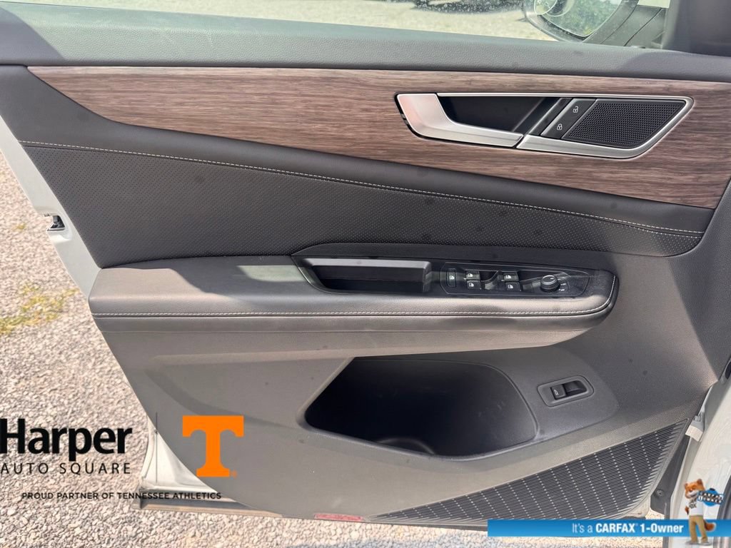 Used 2025 Volkswagen Atlas SEL AWD/4WD image 19