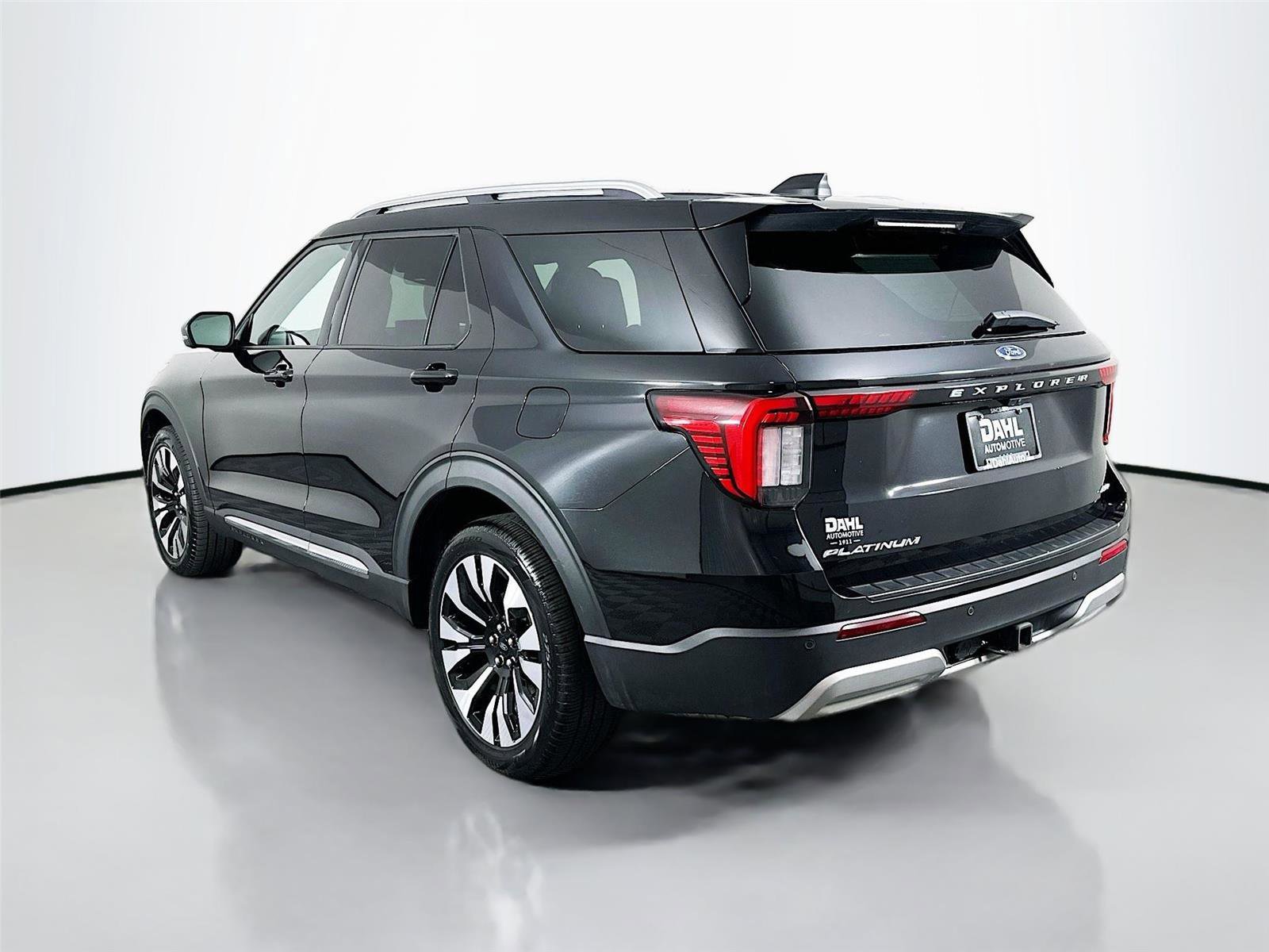 Used 2025 Ford Explorer Platinum w/ LUX Leather Package AWD/4WD image 10