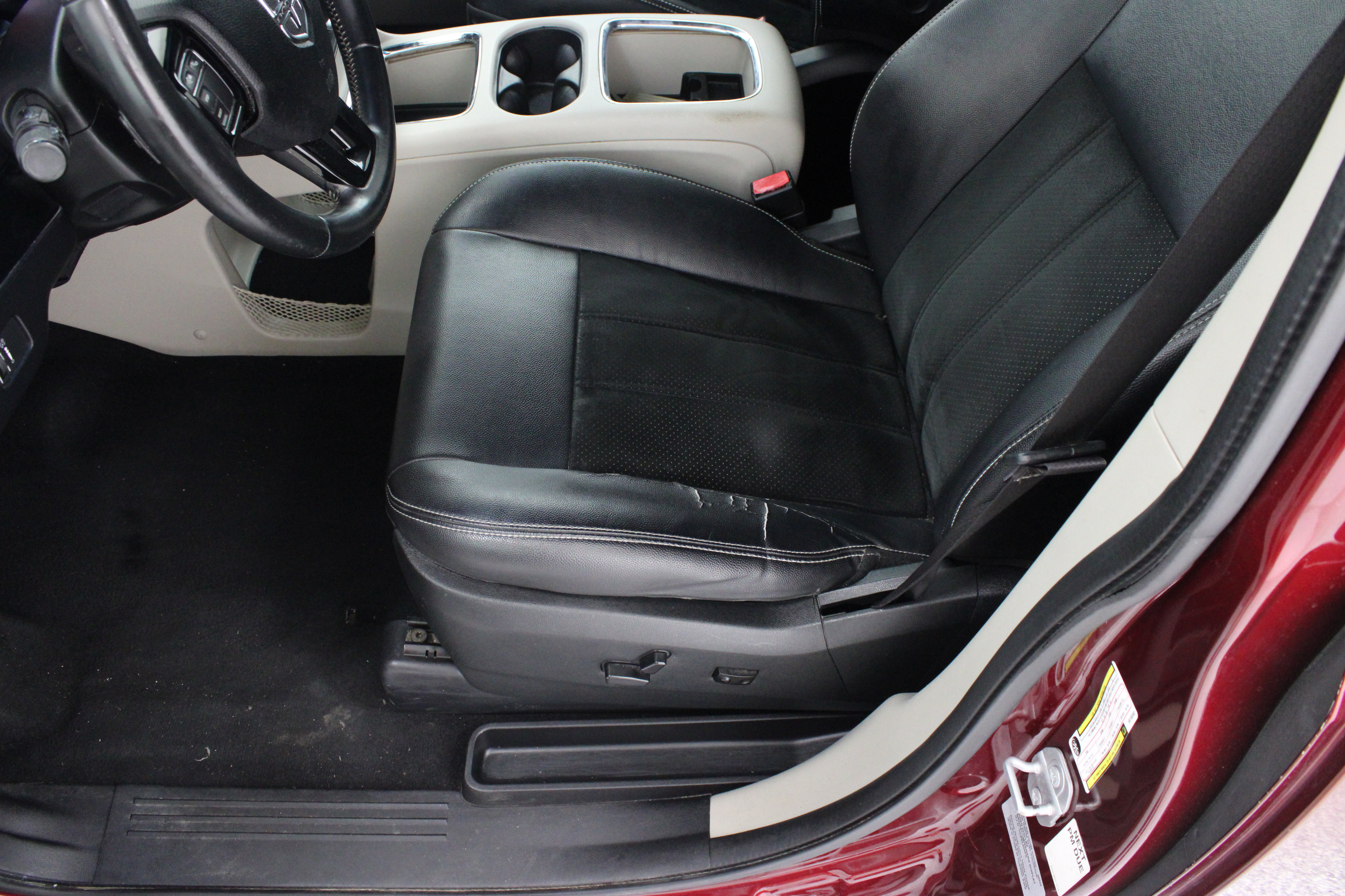 Used 2017 Dodge Grand Caravan SXT FWD image 15
