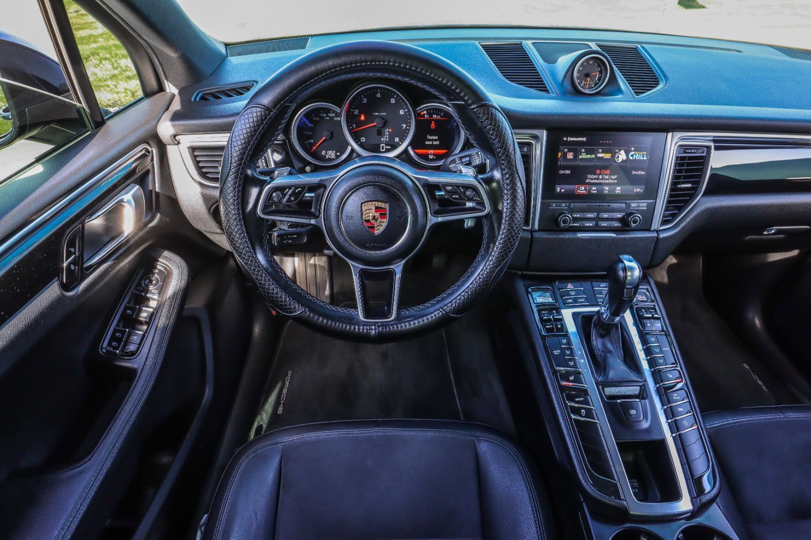 Used 2017 Porsche Macan image 24