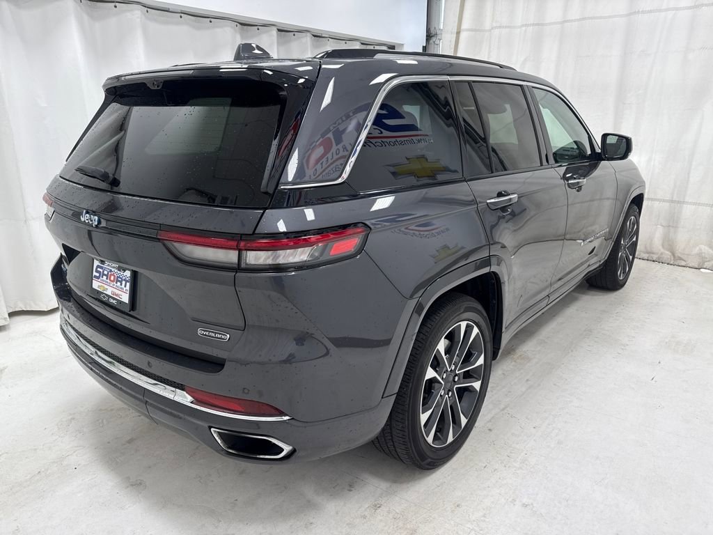 Used 2022 Jeep Grand Cherokee Overland w/ Luxury Tech Group IV AWD/4WD image 4
