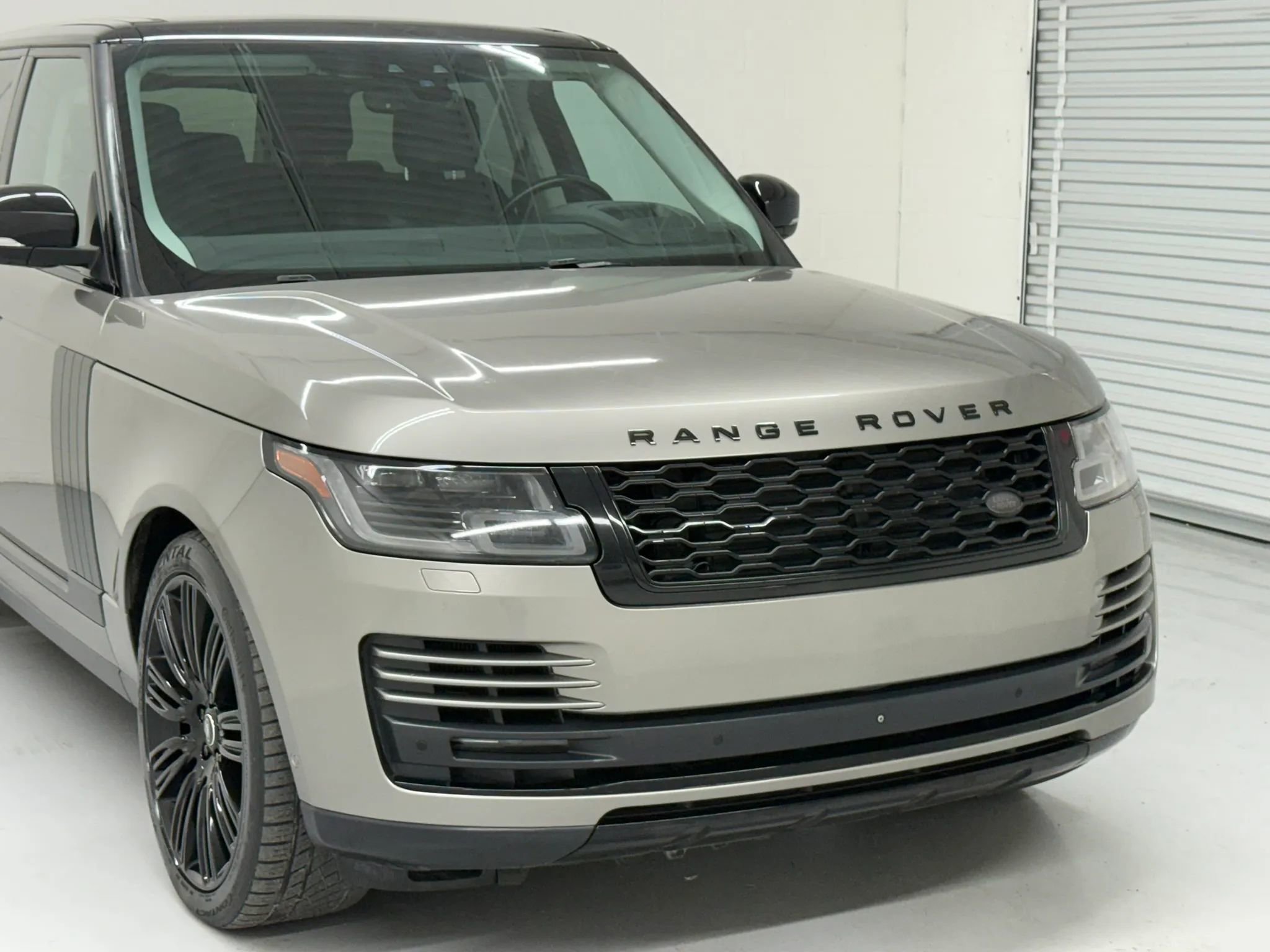 Used 2018 Land Rover Range Rover Supercharged image 9
