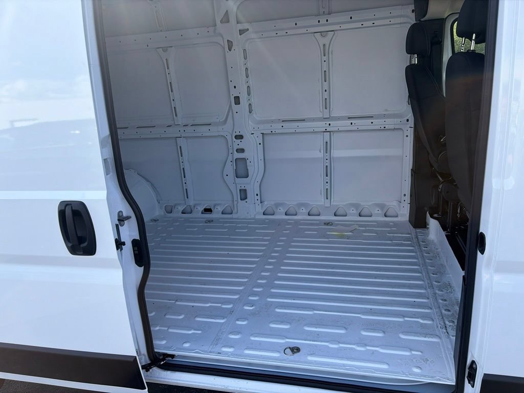 New 2026 RAM ProMaster 2500 w/ Convenience Group FWD image 15
