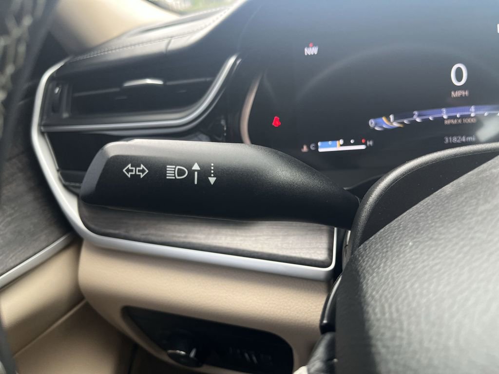 Used 2022 Jeep Grand Cherokee Limited w/ Luxury Tech Group II image 28